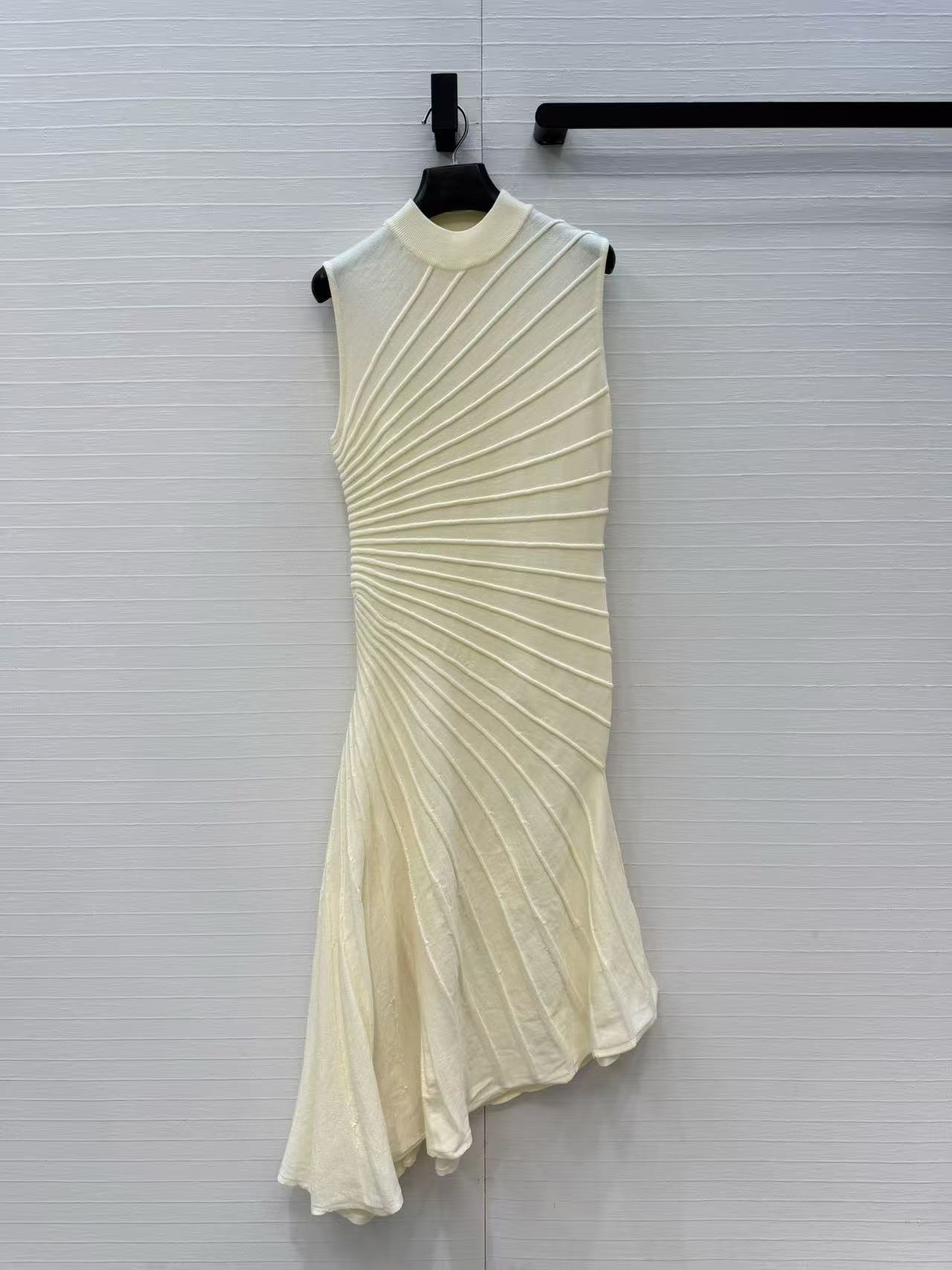 Women Formal Wear Designers - Gaun rajut warna polos yang keren